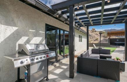 Desert Villa - EV, Hot Tub, Grill, Bar, Games, RV Parking in Twentynine Palms Downtown - Foto 51