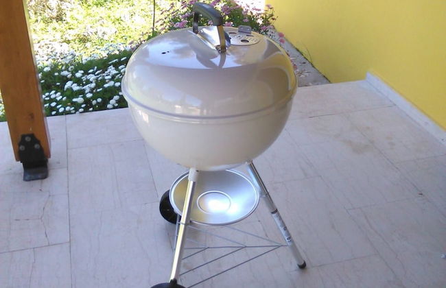 Cute Yellow Handmade House With Garden - Foto 53