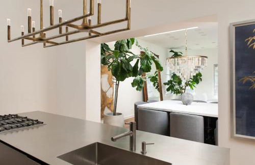 Luxury Gold Coast Penthouse with Deck & Views - Photo 13