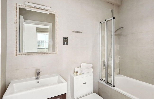 The Hertford Boutique - Photo 61