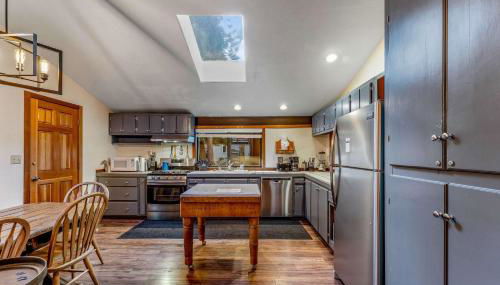 Secluded Tahoe Retreat Near Trails and Beach - Foto 2