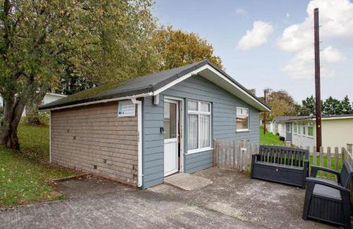 Sunnydaze-detached chalet with 2 bedrooms and 2 bathrooms and private parking outside door - Foto 18