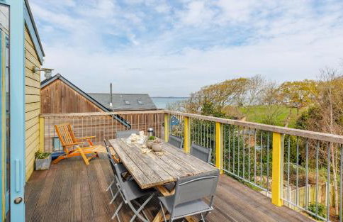 The Deck House - Seafront Upside-Down House with Solent Views, Gurnard - Foto 2