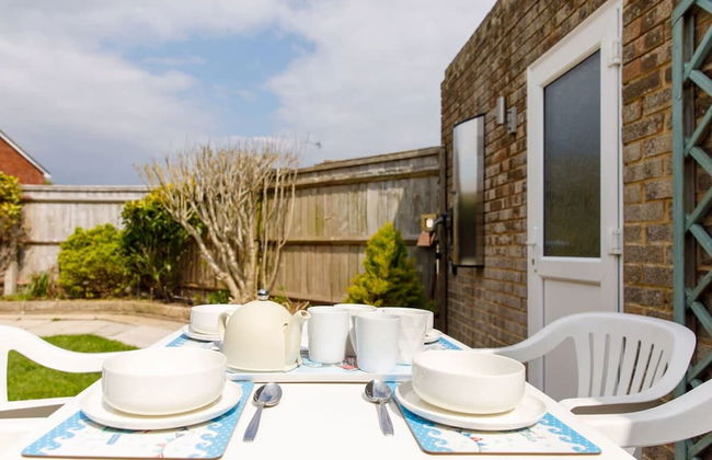 Seaside Retreat 2 Mins to Beach - Photo 52