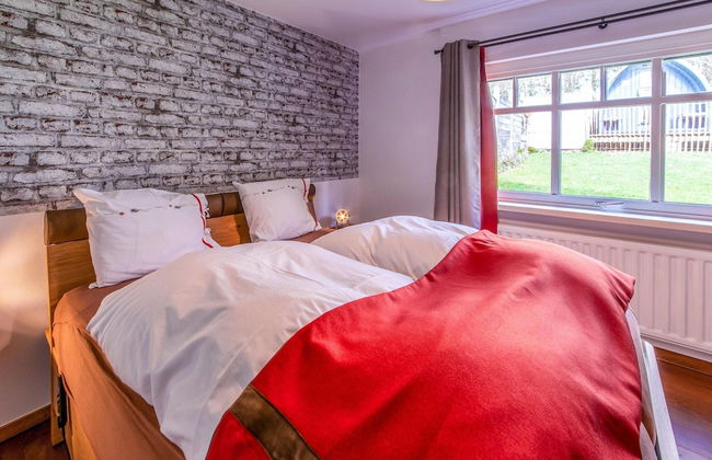 Charming House With Sauna, Jacuzzi in Bullange - Foto 2