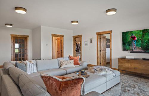 Teton Melody by KABINO Partial Air Conditioning Hot Tub FirePit Foosball Telescope Games WiFi Grill Mtn Views - Foto 31