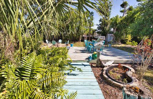 Pet Friendly & Firepit Minutes to Beach Sleeps 6 - Foto 20