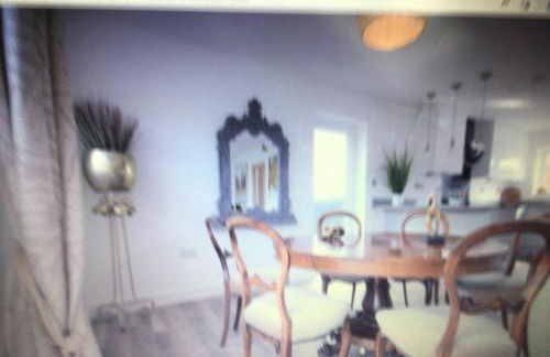 Luxuriously appointed 3 bedroom cottage off road parking for 3 vehicles dogs welcome by prior arrangement only 3 church cottages Alfrick close to Malvern and Worcester and Shelsley Walsh in a lovely village close to M5 Dogs welcome - Photo 25