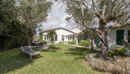 Beautiful villa 4BR with jacuzzi near the beach - Foto 2, Garden