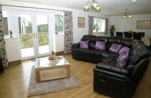 Fallow House - Photo 16