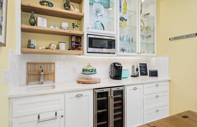 Magnolia Cottage by Miss Kitty’s - Photo 3