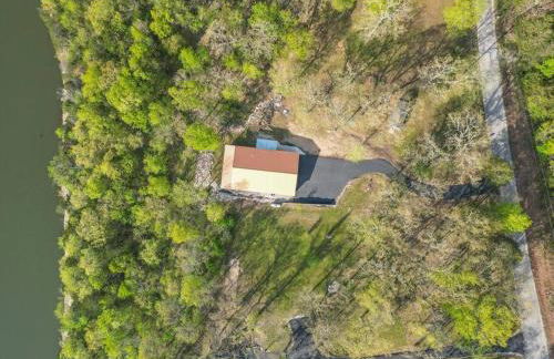 Table Rock Lakefront on 2 Acres with firepit - Foto 36