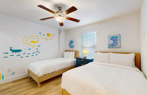 Mad Beach Hideaway - Photo 13