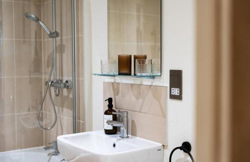 Torquay Beachside Hot Tub Stay - Foto 13