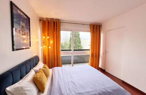 Sunny Flat, parking & RER C and H - Foto 1