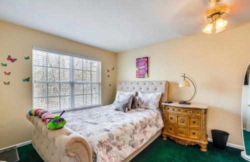 Theater and Game Room at Trenton Area Home - Foto 22