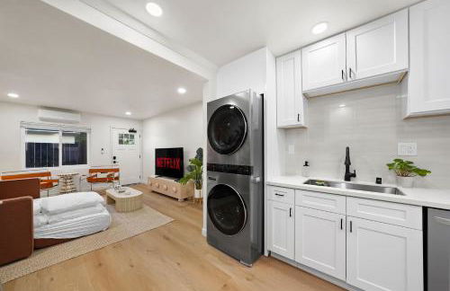 Explore North Park Chic 2br with Fire Pit Sleeps 6 - Foto 25
