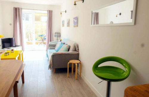 Spacious two bedroom, two bathroom Beach Nest with garden - Foto 22