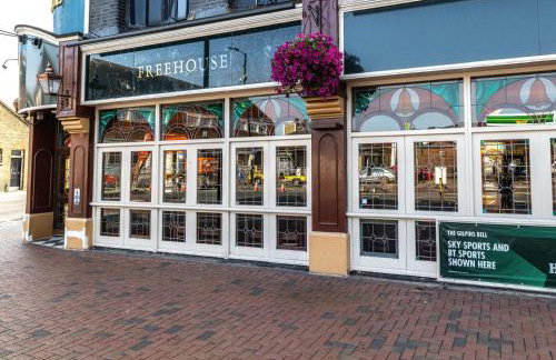 Modern home with driveway parking for 2 vehicles, near Tottenham Hotspur Stadium, White Hart Lane Train Station - Foto 44