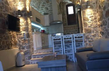 Elata Stone House - Photo 28