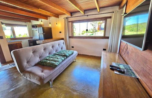 Chalés Vila Carrancas - Ao lado do centro com piscina, cozinha completa e muita tranquilidade - Foto 128