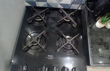 Casa c AR - condomínio prox ParkShopping Cpo Grande a 30 minutos do Recreio, c 2 TVs Smart de 50 e 43 polegadas-varanda privativa- cozinha completa e séries liberadas - CS4 - Photo 27