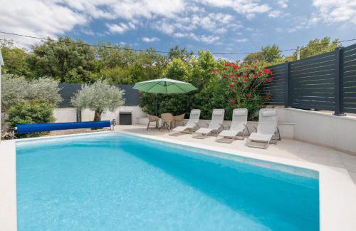 Lulani Soline Pool Apartment - Photo 7