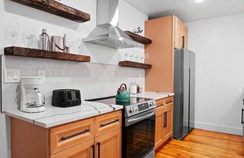 Modern Mountain Escape Sleeps Large Groups - Foto 13