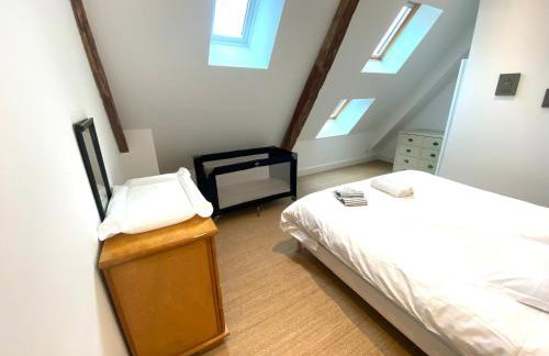 Le Pressoir du Château de Neuville - Piscine chauffée - Jeux - Forêt - Foto 31