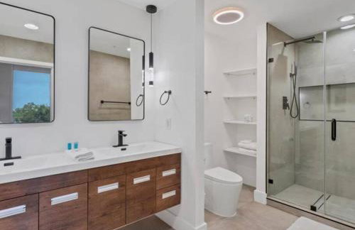 Luxury 1260sq ft 2 Bd 2BTH in DT - Foto 4