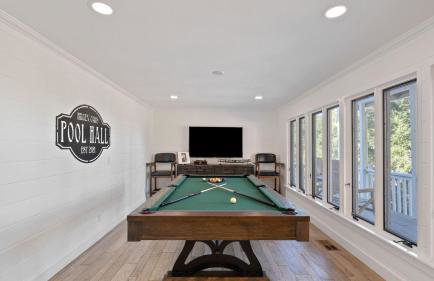 Hidden Oaks Farmhouse by Avantstay Hot Tub, Deck - Foto 42