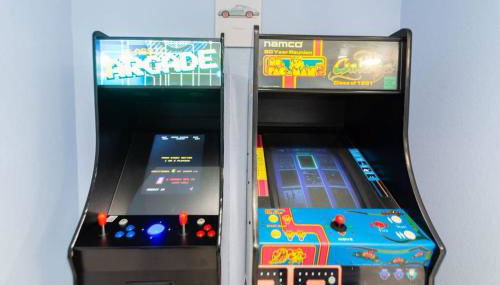 Bay Breeze Escape - 3BR Home with Game Room, Huge Backyard, Patio & Minutes from Boardwalk - Photo 4, Game Room