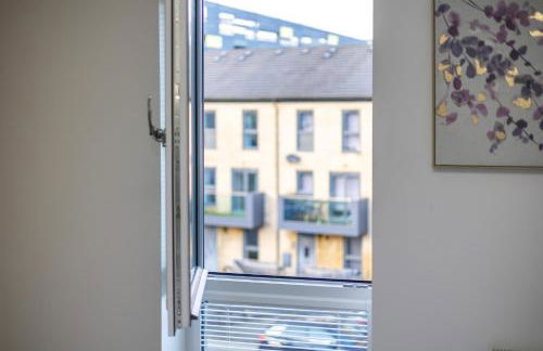 Carnforth 91 by Alt-Stay - 2 Bed En Suite Home - Parking, WiFi & King Bed - Contractors & Relocations - Weekly & Monthly Rates - Foto 20