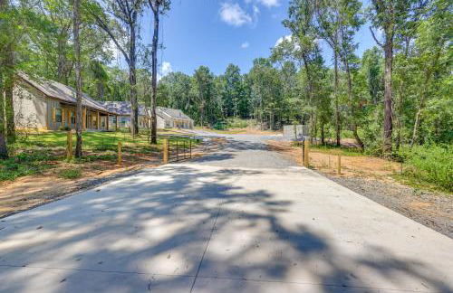 Walk to Sports Complex Home in Millbrook! - Foto 24