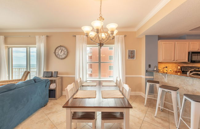 Crystal Shores West Condos by Hosteeva - Foto 35