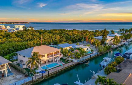 NEW!Paradise PalmsDockPoolKayaks GrillView! - Foto 5