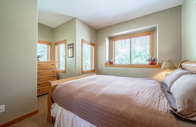 Bear's Paw Chalet - Amazing Location & Ski In/out - Photo 7