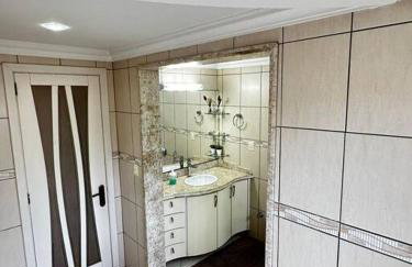 apartamento em bairro nobre suíte com ar condicionado e banheira com hidromassagem - Foto 28