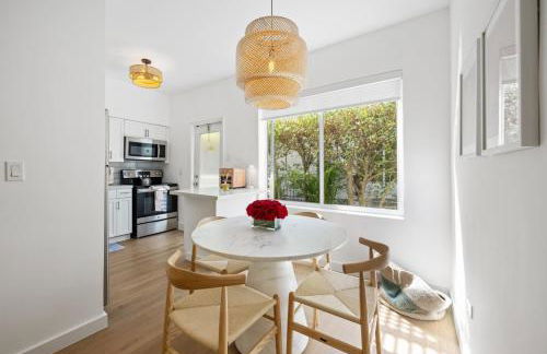 Lux Designer Apt 2BR and 2BA in the Heart of MIA Beach - Foto 3