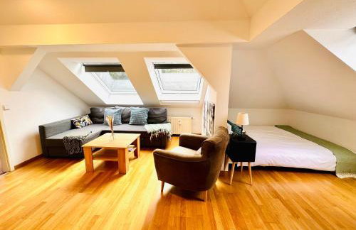Fantastische Dachgeschosswohnung in Connewitz nahe Karli - Platz für bis zu 5 Personen - tolle Lage und öffentliche Verkehrsmittel - Photo 19