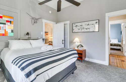 Deck and Home Office Walkable Albuquerque Home - Photo 19