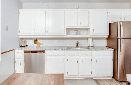 Modern Cozy Home 4 min Drive from Notre Dame - Foto 25