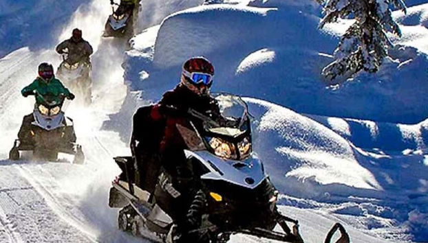 Passeio de motos de neve