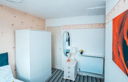 Family & Group Stay in Manchester - Free Parking - Foto 57