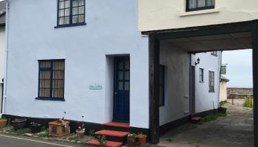 Pier Cottage - Photo 1