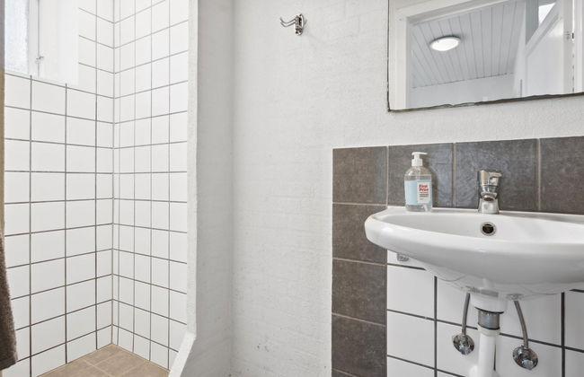 "Essie" - 20km from the sea - Foto 13