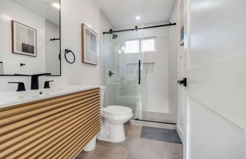 Brand New Apt w Parking Blocks from Downtown- D - Foto 5