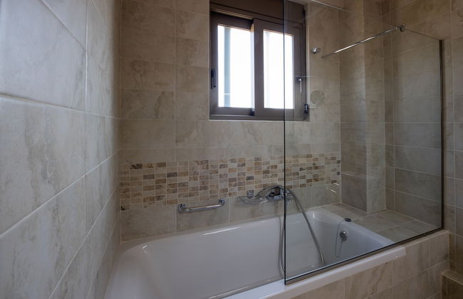 Searocks Exclusive Villas Resort - Photo 61