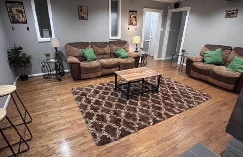 Cozy Escape WGameRoom HSWifi Aprox10Min to NRG - Foto 1