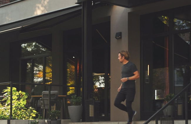 Hood House - Photo 2